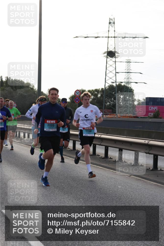 03.10.2024 - Köhlbrandbrückenlauf Miley Keyser http://msf.ph/oto/7155842 03.10.2024 09:12:12 Position 3 55, 50, 2085, 1316, 1158 meine-sportfotos.de