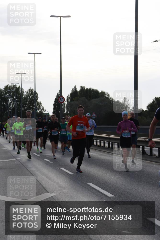 03.10.2024 - Köhlbrandbrückenlauf Miley Keyser http://msf.ph/oto/7155934 03.10.2024 09:12:36 Position 3 1482, 1172, 1308, 1202, 1131 meine-sportfotos.de