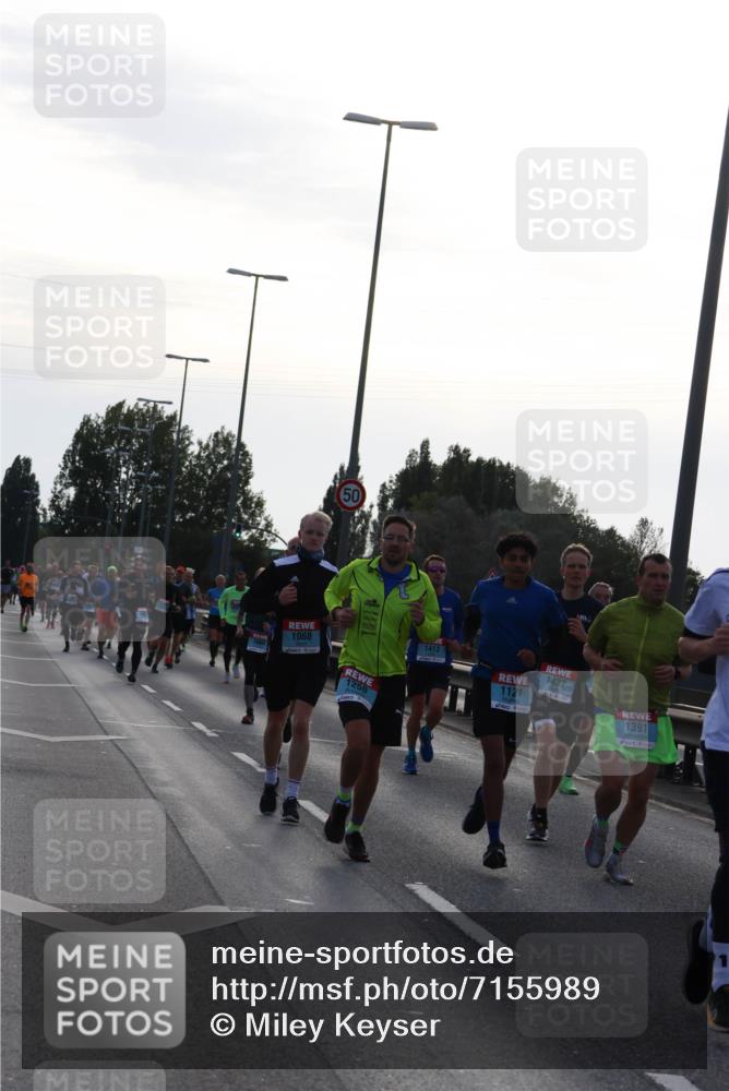 03.10.2024 - Köhlbrandbrückenlauf Miley Keyser http://msf.ph/oto/7155989 03.10.2024 09:12:47 Position 3 1068, 1250, 1413, 1121, 1437, 1391 meine-sportfotos.de