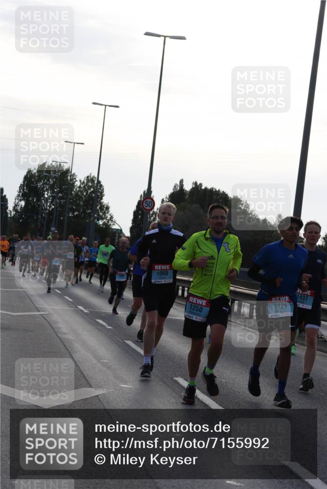 03.10.2024 - Köhlbrandbrückenlauf Miley Keyser http://msf.ph/oto/7155992 03.10.2024 09:12:48 Position 3 1089, 1068, 1250, 1121, 1437 meine-sportfotos.de