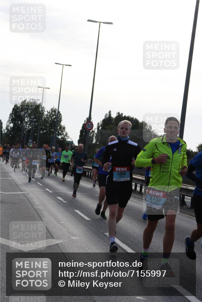 03.10.2024 - Köhlbrandbrückenlauf Miley Keyser http://msf.ph/oto/7155997 03.10.2024 09:12:49 Position 3 1089, 50, 1068, 1250 meine-sportfotos.de