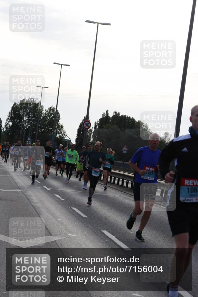 03.10.2024 - Köhlbrandbrückenlauf Miley Keyser http://msf.ph/oto/7156004 03.10.2024 09:12:50 Position 3 1083, 1089, 1493, 1327, 106 meine-sportfotos.de