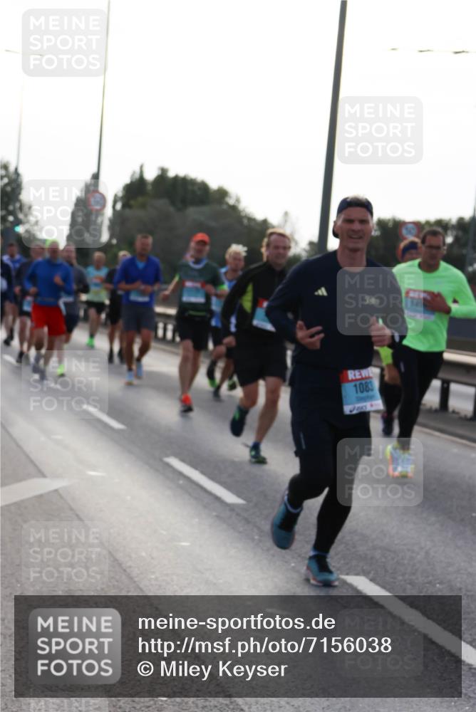 03.10.2024 - Köhlbrandbrückenlauf Miley Keyser http://msf.ph/oto/7156038 03.10.2024 09:12:58 Position 3 1083 meine-sportfotos.de