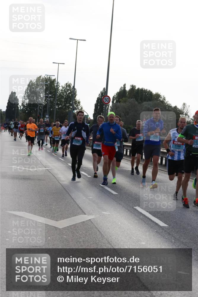 03.10.2024 - Köhlbrandbrückenlauf Miley Keyser http://msf.ph/oto/7156051 03.10.2024 09:12:59 Position 3 1206, 1255, 343, 1349, 1108 meine-sportfotos.de