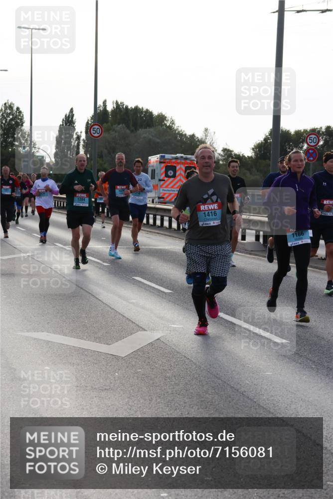 03.10.2024 - Köhlbrandbrückenlauf Miley Keyser http://msf.ph/oto/7156081 03.10.2024 09:13:11 Position 3 1461, 439, 1384, 50, 1096, 22, 1416, 1166 meine-sportfotos.de