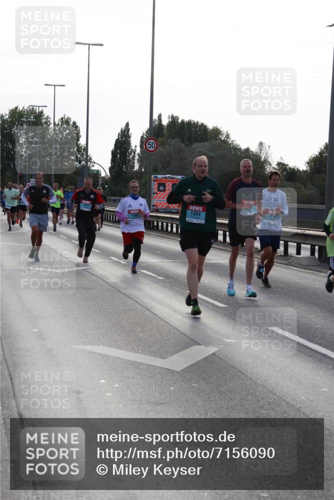 03.10.2024 - Köhlbrandbrückenlauf Miley Keyser http://msf.ph/oto/7156090 03.10.2024 09:13:12 Position 3 1461, 1439, 50, 1384, 222, 121 meine-sportfotos.de