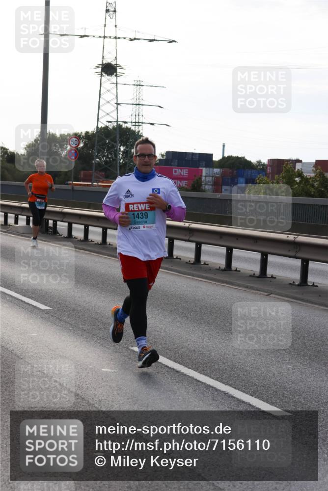 03.10.2024 - Köhlbrandbrückenlauf Miley Keyser http://msf.ph/oto/7156110 03.10.2024 09:13:17 Position 3 50, 1462, 1439 meine-sportfotos.de