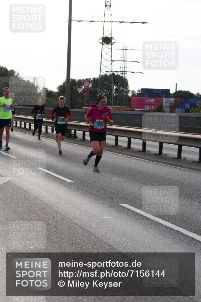 03.10.2024 - Köhlbrandbrückenlauf Miley Keyser http://msf.ph/oto/7156144 03.10.2024 09:13:23 Position 3 1257, 1344, 50, 1242 meine-sportfotos.de