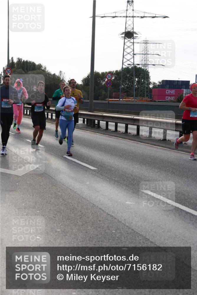 03.10.2024 - Köhlbrandbrückenlauf Miley Keyser http://msf.ph/oto/7156182 03.10.2024 09:13:33 Position 3 102, 1498, 1433, 50 meine-sportfotos.de