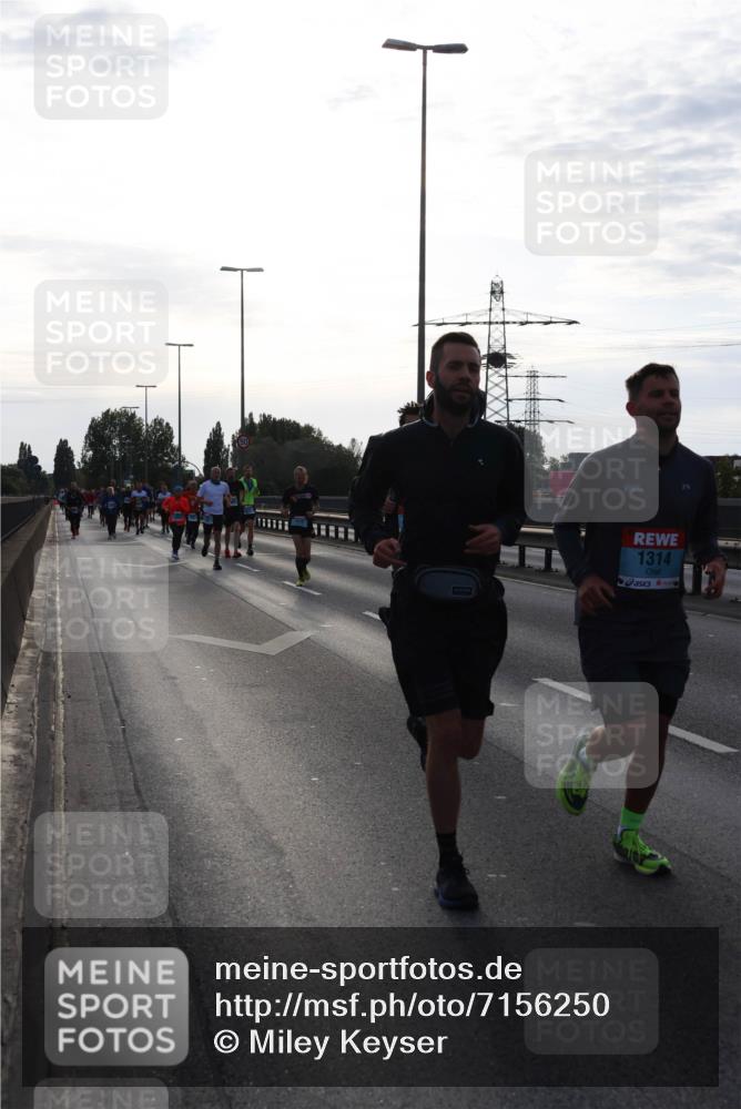 03.10.2024 - Köhlbrandbrückenlauf Miley Keyser http://msf.ph/oto/7156250 03.10.2024 09:13:46 Position 3 1314 meine-sportfotos.de