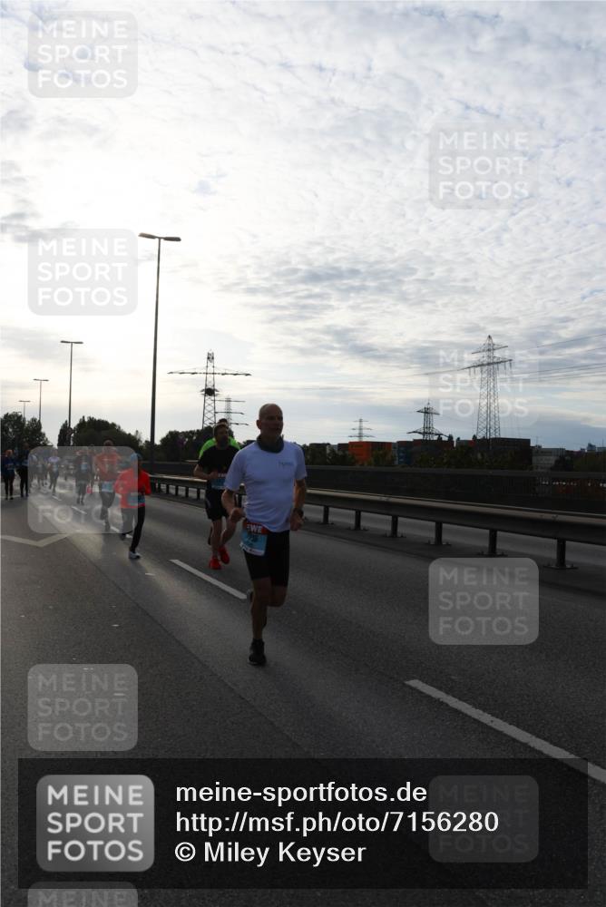 03.10.2024 - Köhlbrandbrückenlauf Miley Keyser http://msf.ph/oto/7156280 03.10.2024 09:13:52 Position 3 7836 meine-sportfotos.de