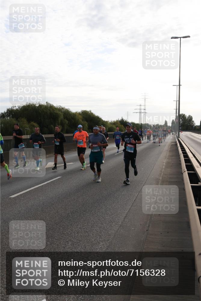 03.10.2024 - Köhlbrandbrückenlauf Miley Keyser http://msf.ph/oto/7156328 03.10.2024 09:14:18 Position 3 1667, 1321, 1262 meine-sportfotos.de