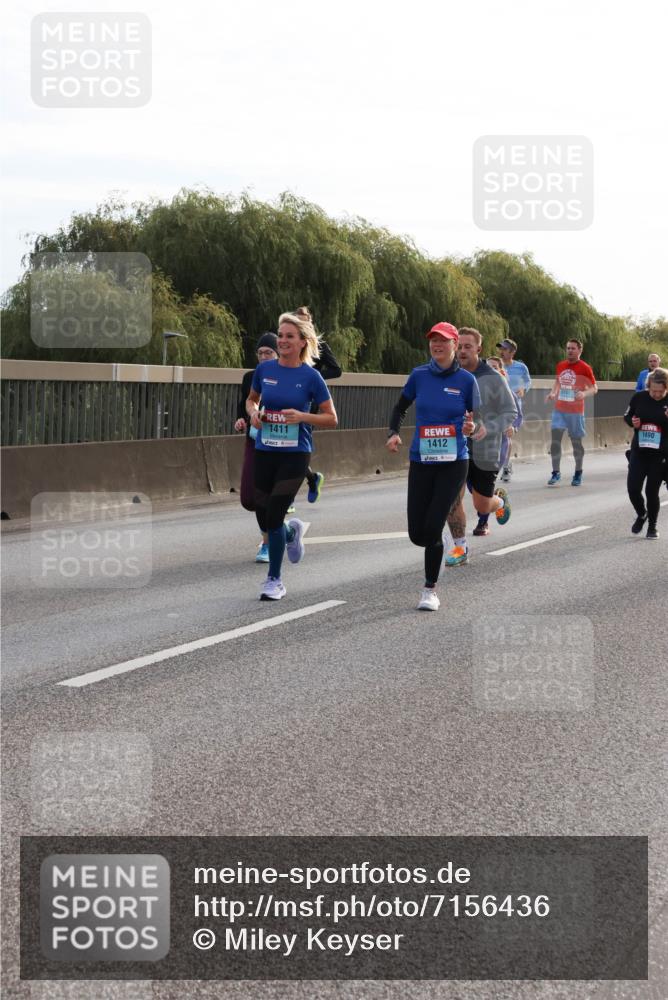 03.10.2024 - Köhlbrandbrückenlauf Miley Keyser http://msf.ph/oto/7156436 03.10.2024 09:14:38 Position 3 1411, 1412, 1490 meine-sportfotos.de