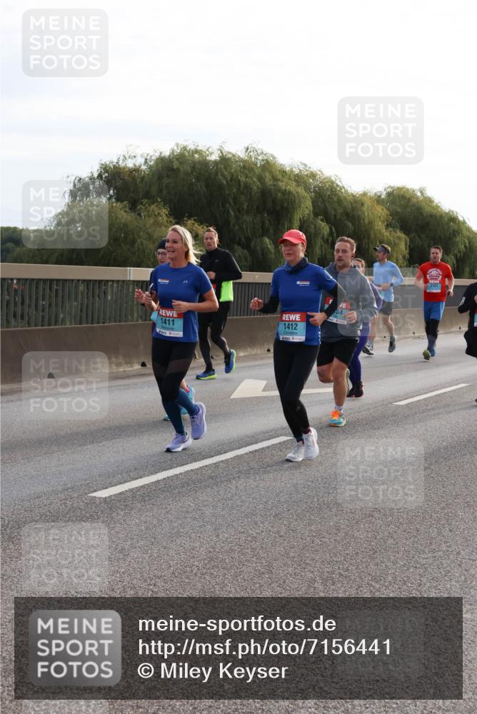 03.10.2024 - Köhlbrandbrückenlauf Miley Keyser http://msf.ph/oto/7156441 03.10.2024 09:14:39 Position 3 1411, 1412, 3107 meine-sportfotos.de