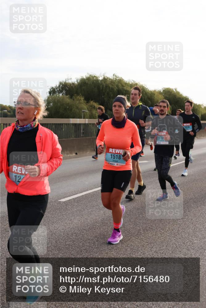03.10.2024 - Köhlbrandbrückenlauf Miley Keyser http://msf.ph/oto/7156480 03.10.2024 09:14:46 Position 3 12, 1518, 1036, 115 meine-sportfotos.de