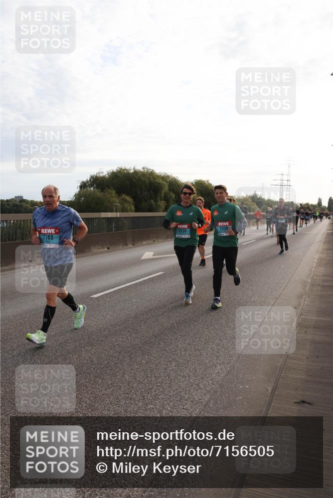 03.10.2024 - Köhlbrandbrückenlauf Miley Keyser http://msf.ph/oto/7156505 03.10.2024 09:14:49 Position 3 1168, 1238, 1235 meine-sportfotos.de