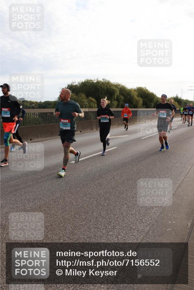 03.10.2024 - Köhlbrandbrückenlauf Miley Keyser http://msf.ph/oto/7156552 03.10.2024 09:14:55 Position 3 1264, 1230, 1604 meine-sportfotos.de