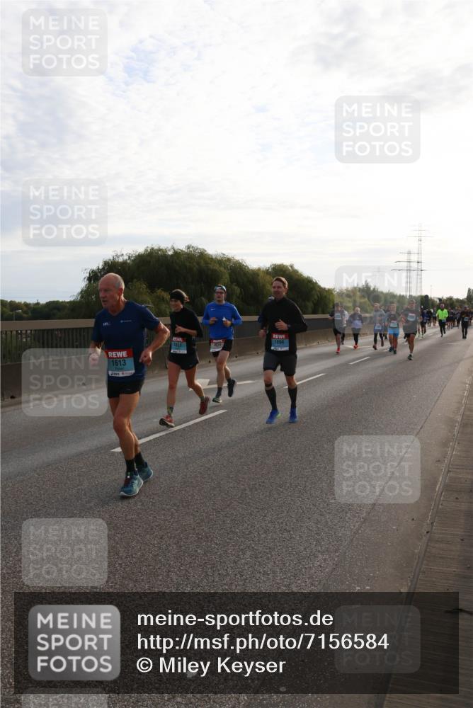 03.10.2024 - Köhlbrandbrückenlauf Miley Keyser http://msf.ph/oto/7156584 03.10.2024 09:15:01 Position 3 1613, 1637, 4520, 1694 meine-sportfotos.de