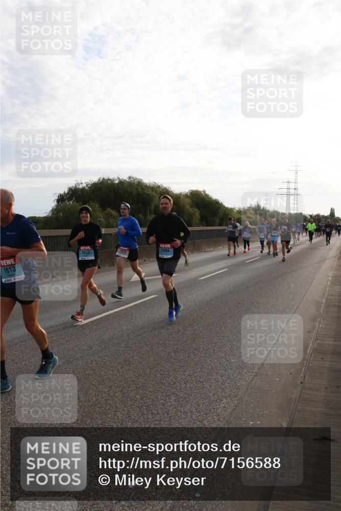 03.10.2024 - Köhlbrandbrückenlauf Miley Keyser http://msf.ph/oto/7156588 03.10.2024 09:15:01 Position 3 1613, 1694, 1637 meine-sportfotos.de