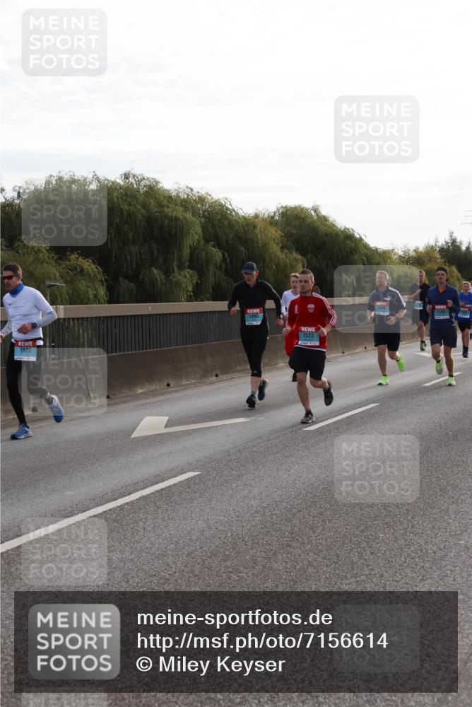 03.10.2024 - Köhlbrandbrückenlauf Miley Keyser http://msf.ph/oto/7156614 03.10.2024 09:15:07 Position 3 1522, 1695, 1523, 1409, 1399 meine-sportfotos.de