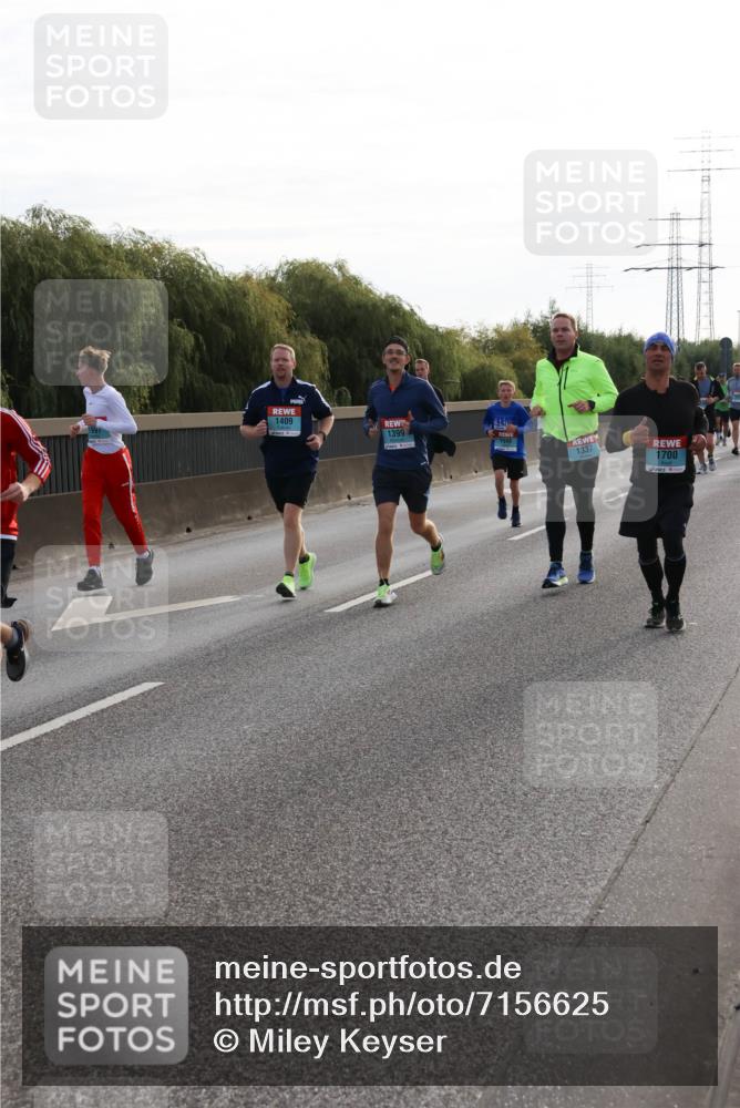 03.10.2024 - Köhlbrandbrückenlauf Miley Keyser http://msf.ph/oto/7156625 03.10.2024 09:15:09 Position 3 1409, 1399, 1999, 1337, 1700 meine-sportfotos.de