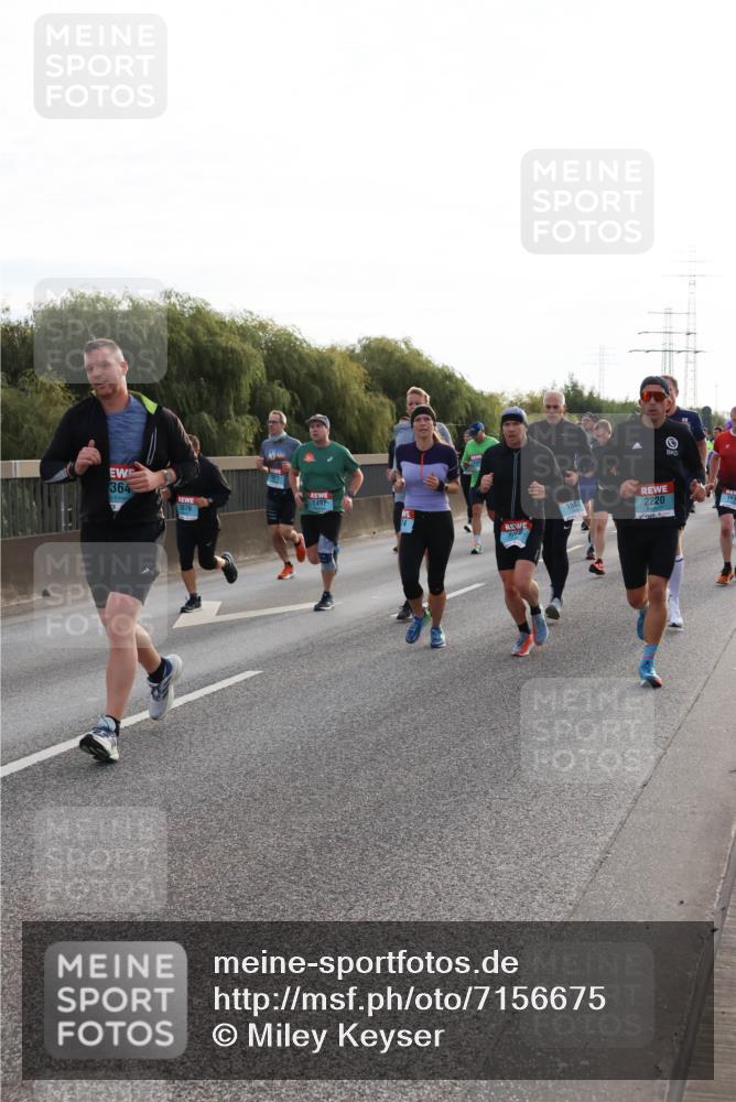 03.10.2024 - Köhlbrandbrückenlauf Miley Keyser http://msf.ph/oto/7156675 03.10.2024 09:15:18 Position 3 364, 1497, 1676, 2220 meine-sportfotos.de