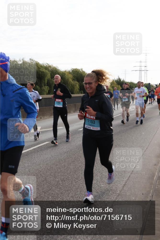03.10.2024 - Köhlbrandbrückenlauf Miley Keyser http://msf.ph/oto/7156715 03.10.2024 09:15:23 Position 3 3305, 1103, 2754 meine-sportfotos.de
