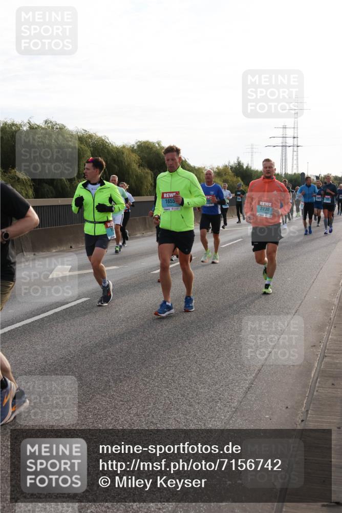 03.10.2024 - Köhlbrandbrückenlauf Miley Keyser http://msf.ph/oto/7156742 03.10.2024 09:15:26 Position 3 1655, 2230 meine-sportfotos.de