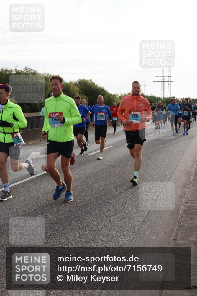 03.10.2024 - Köhlbrandbrückenlauf Miley Keyser http://msf.ph/oto/7156749 03.10.2024 09:15:26 Position 3 165, 165, 2686, 2230 meine-sportfotos.de