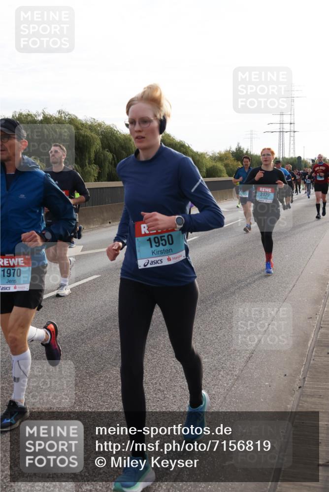 03.10.2024 - Köhlbrandbrückenlauf Miley Keyser http://msf.ph/oto/7156819 03.10.2024 09:15:37 Position 3 1970, 1950, 2079 meine-sportfotos.de