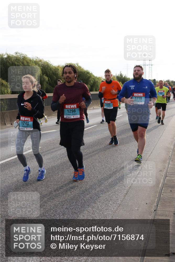 03.10.2024 - Köhlbrandbrückenlauf Miley Keyser http://msf.ph/oto/7156874 03.10.2024 09:15:48 Position 3 1240, 1298, 2422, 15, 1719, 1561 meine-sportfotos.de