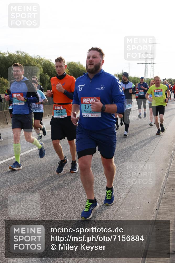 03.10.2024 - Köhlbrandbrückenlauf Miley Keyser http://msf.ph/oto/7156884 03.10.2024 09:15:49 Position 3 21, 2422, 15, 17, 750, 1901, 1561 meine-sportfotos.de