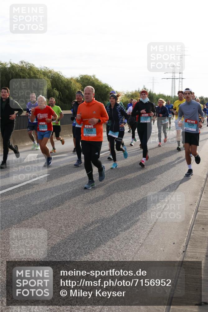 03.10.2024 - Köhlbrandbrückenlauf Miley Keyser http://msf.ph/oto/7156952 03.10.2024 09:15:58 Position 3 1703, 1539, 1787, 1751, 1525 meine-sportfotos.de