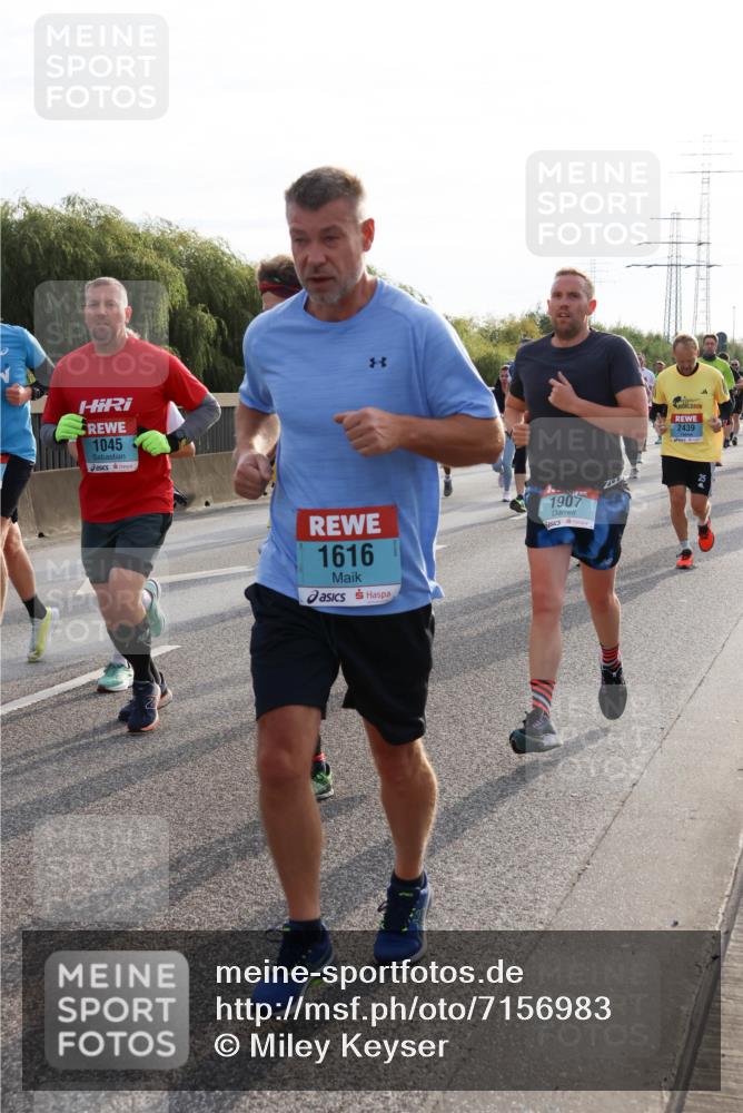 03.10.2024 - Köhlbrandbrückenlauf Miley Keyser http://msf.ph/oto/7156983 03.10.2024 09:16:01 Position 3 1045, 1616, 1907, 2439 meine-sportfotos.de