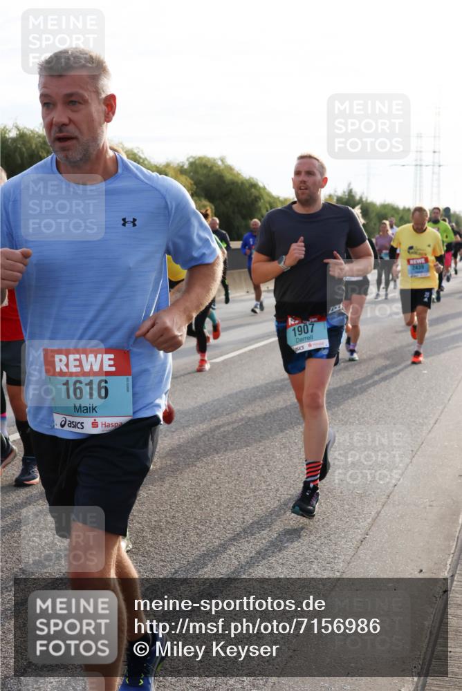 03.10.2024 - Köhlbrandbrückenlauf Miley Keyser http://msf.ph/oto/7156986 03.10.2024 09:16:02 Position 3 1616, 1907, 2439 meine-sportfotos.de