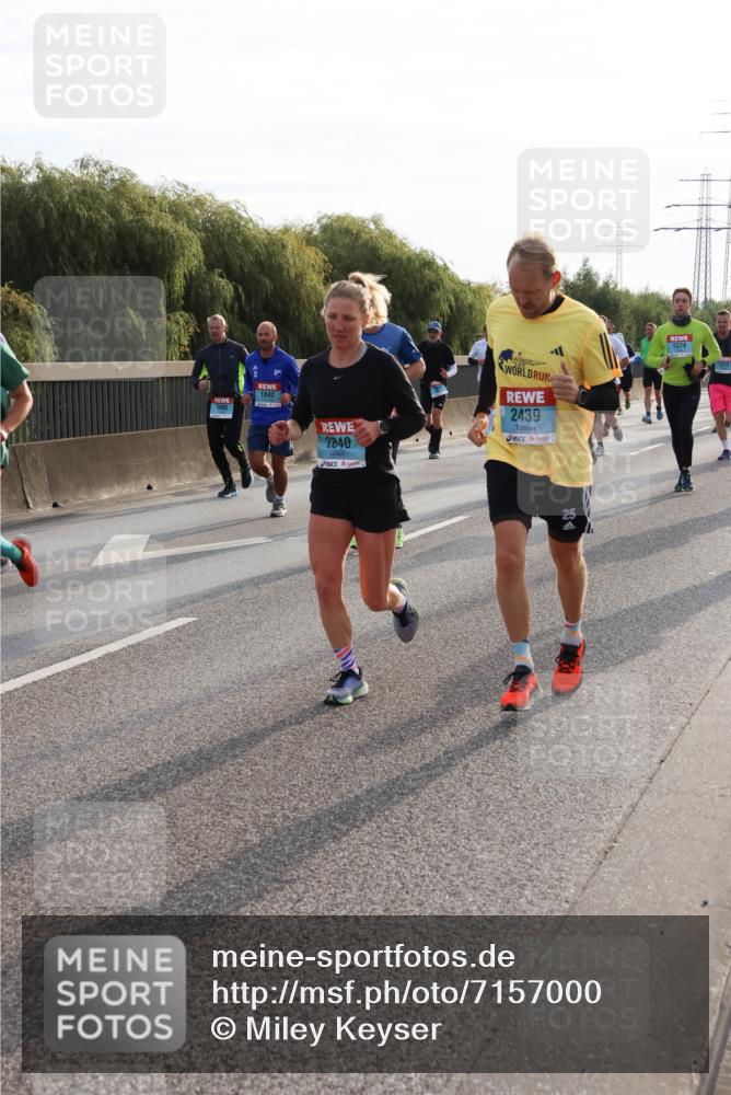 03.10.2024 - Köhlbrandbrückenlauf Miley Keyser http://msf.ph/oto/7157000 03.10.2024 09:16:03 Position 3 1842, 1485, 2840, 2439, 25, 1574, 1211 meine-sportfotos.de