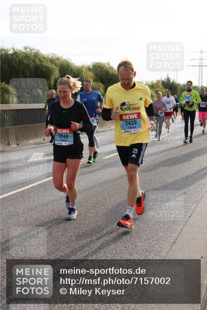 03.10.2024 - Köhlbrandbrückenlauf Miley Keyser http://msf.ph/oto/7157002 03.10.2024 09:16:04 Position 3 2840, 2439, 2245, 1574, 1211 meine-sportfotos.de