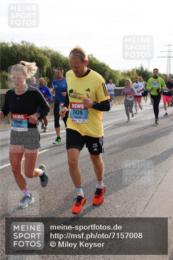 03.10.2024 - Köhlbrandbrückenlauf Miley Keyser http://msf.ph/oto/7157008 03.10.2024 09:16:04 Position 3 2840, 11, 2439, 25, 1574, 1211 meine-sportfotos.de