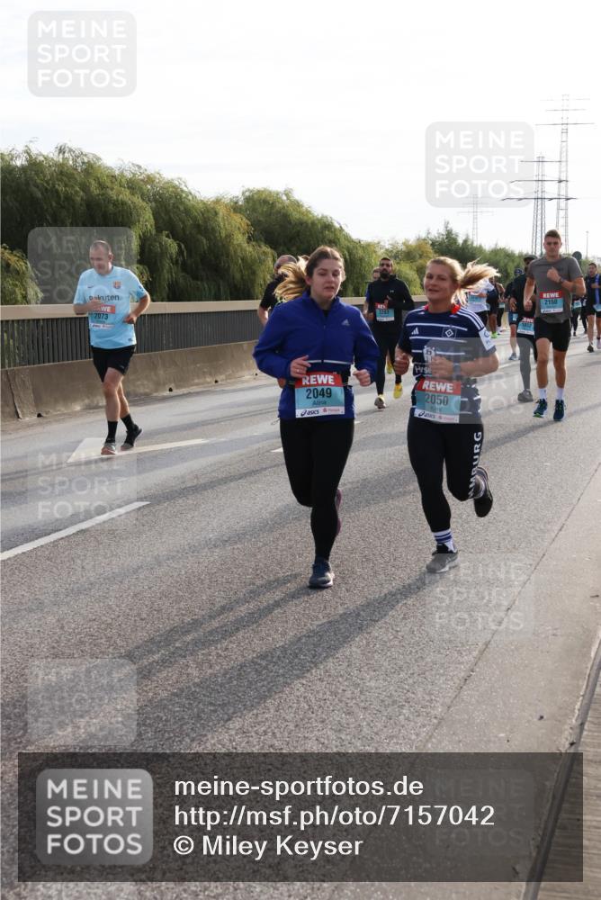 03.10.2024 - Köhlbrandbrückenlauf Miley Keyser http://msf.ph/oto/7157042 03.10.2024 09:16:09 Position 3 2073, 2283, 2049, 2050, 2150 meine-sportfotos.de