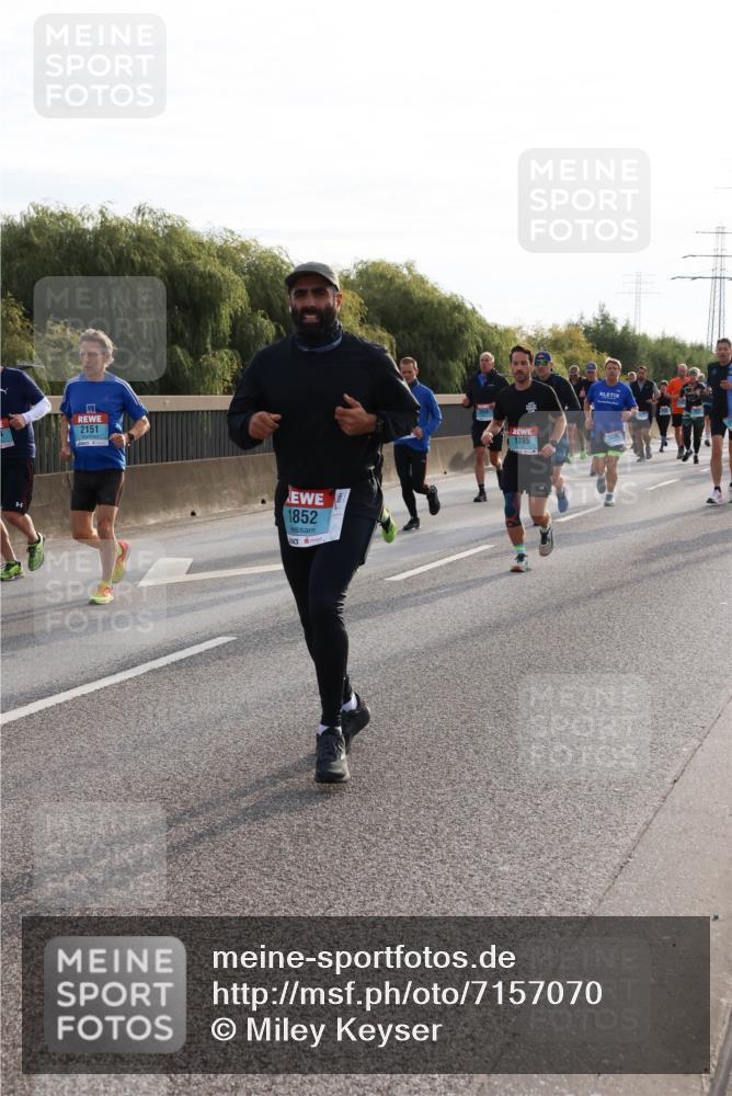 03.10.2024 - Köhlbrandbrückenlauf Miley Keyser http://msf.ph/oto/7157070 03.10.2024 09:16:13 Position 3 2151, 1852, 1285 meine-sportfotos.de