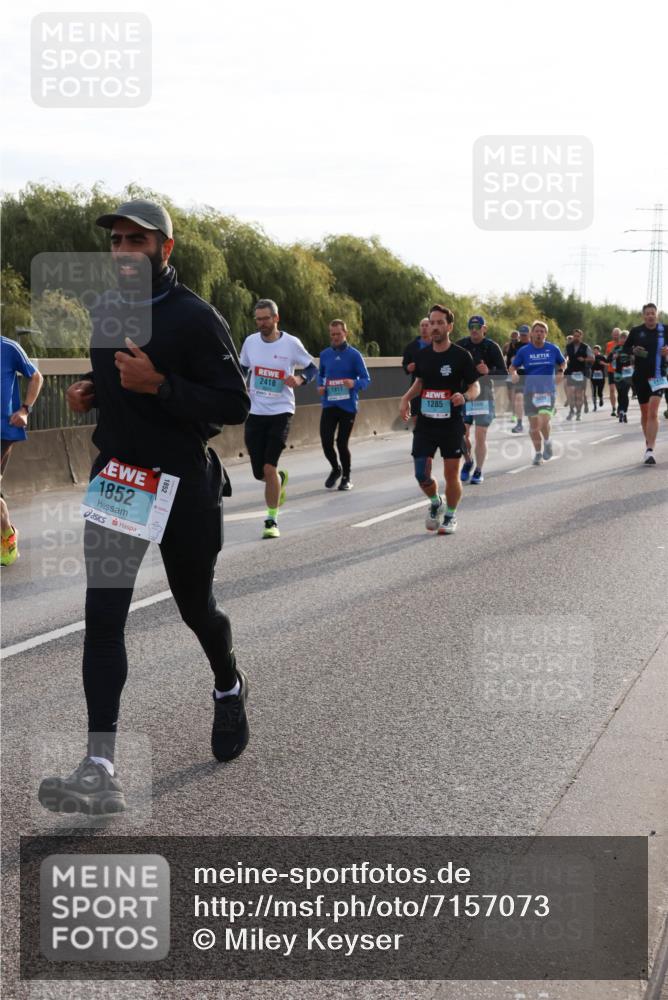 03.10.2024 - Köhlbrandbrückenlauf Miley Keyser http://msf.ph/oto/7157073 03.10.2024 09:16:13 Position 3 1852, 1852, 1285, 2418, 1917 meine-sportfotos.de