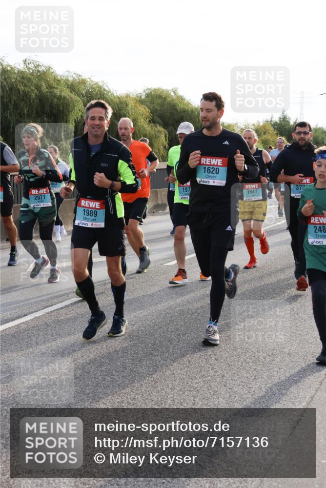 03.10.2024 - Köhlbrandbrückenlauf Miley Keyser http://msf.ph/oto/7157136 03.10.2024 09:16:20 Position 3 2071, 2033, 1989, 197, 1620, 1647, 372, 248 meine-sportfotos.de