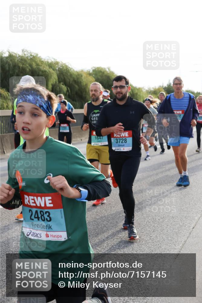 03.10.2024 - Köhlbrandbrückenlauf Miley Keyser http://msf.ph/oto/7157145 03.10.2024 09:16:22 Position 3 1754, 2483, 1647, 3728, 902 meine-sportfotos.de