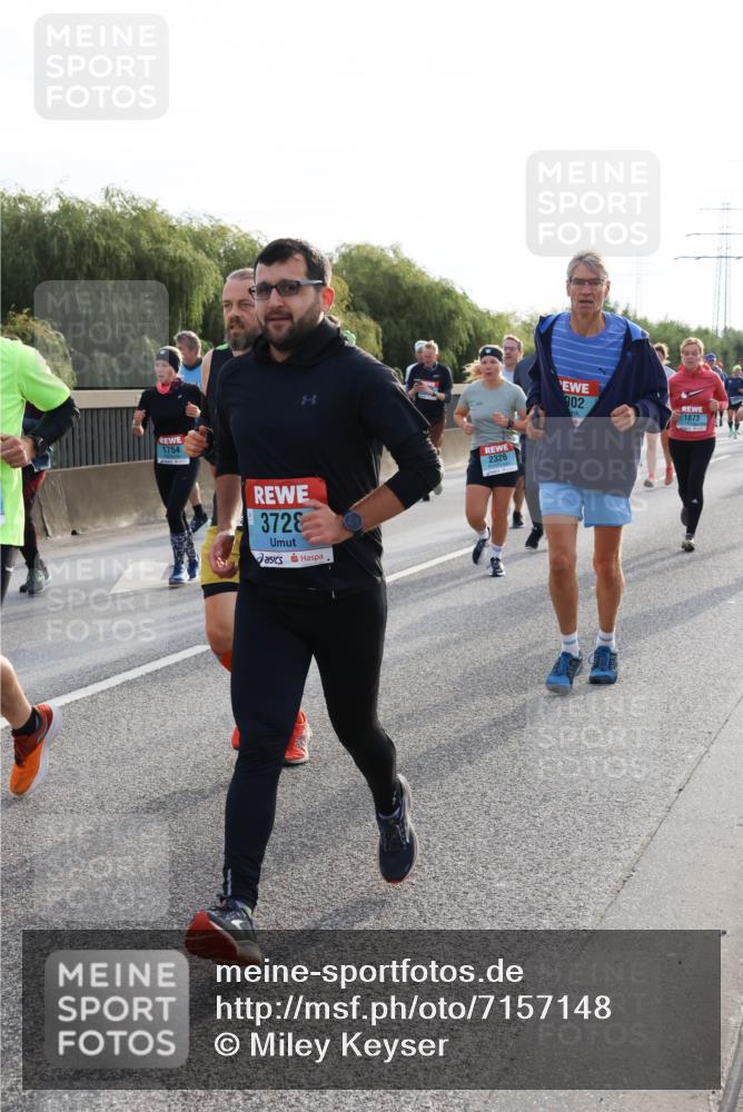 03.10.2024 - Köhlbrandbrückenlauf Miley Keyser http://msf.ph/oto/7157148 03.10.2024 09:16:22 Position 3 1754, 3728, 2326, 902, 1873 meine-sportfotos.de