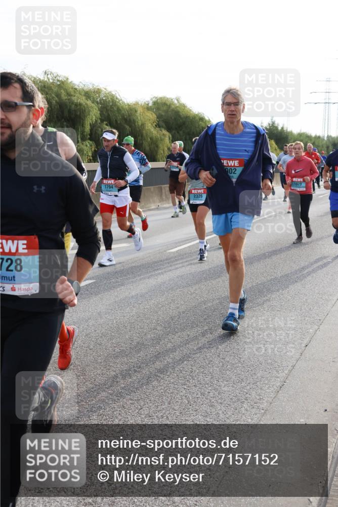 03.10.2024 - Köhlbrandbrückenlauf Miley Keyser http://msf.ph/oto/7157152 03.10.2024 09:16:23 Position 3 1794, 728, 2326, 902, 1873 meine-sportfotos.de