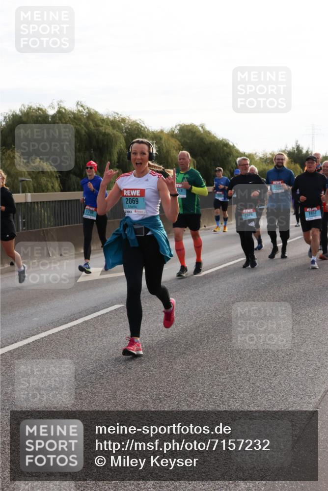 03.10.2024 - Köhlbrandbrückenlauf Miley Keyser http://msf.ph/oto/7157232 03.10.2024 09:16:36 Position 3 1708, 2069, 1929, 1094, 1937 meine-sportfotos.de