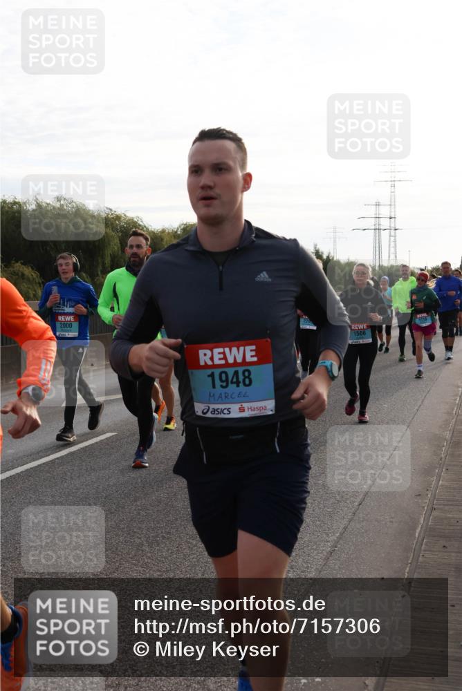 03.10.2024 - Köhlbrandbrückenlauf Miley Keyser http://msf.ph/oto/7157306 03.10.2024 09:16:47 Position 3 2000, 1948, 1566, 1716 meine-sportfotos.de