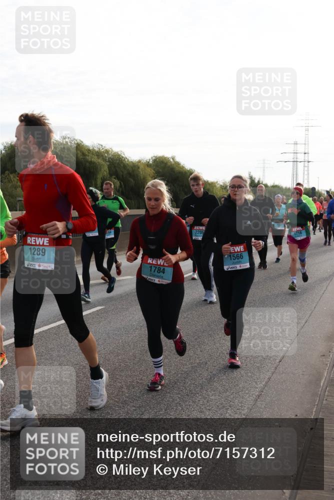 03.10.2024 - Köhlbrandbrückenlauf Miley Keyser http://msf.ph/oto/7157312 03.10.2024 09:16:49 Position 3 1289, 1784, 2205, 1566, 1716 meine-sportfotos.de