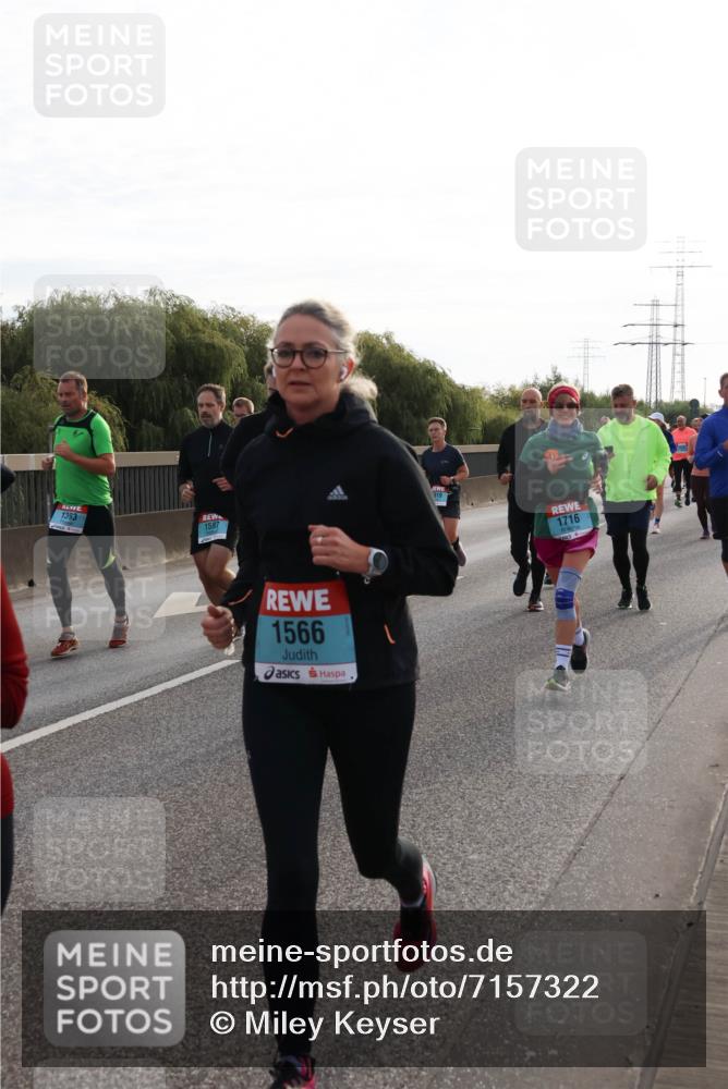 03.10.2024 - Köhlbrandbrückenlauf Miley Keyser http://msf.ph/oto/7157322 03.10.2024 09:16:50 Position 3 1393, 1587, 1566, 1716 meine-sportfotos.de