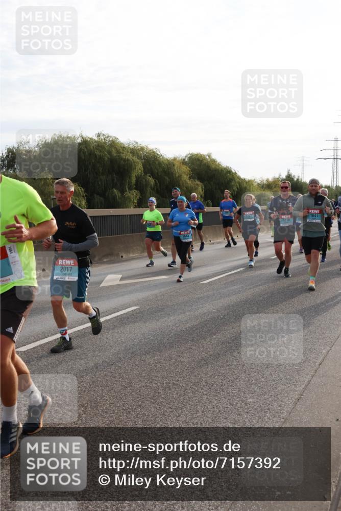 03.10.2024 - Köhlbrandbrückenlauf Miley Keyser http://msf.ph/oto/7157392 03.10.2024 09:17:00 Position 3 2017, 1747, 1641, 1610, 1643 meine-sportfotos.de